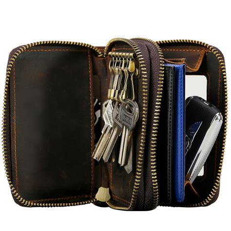 Men's wallets, cardholders, and key holders .